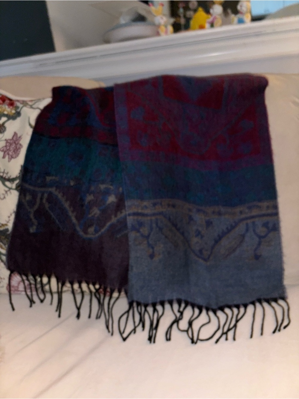 Vintage Christian Dior Reversible Cashluxe®️ Scarf in Blue and Burgundy - Picture 5 of 6